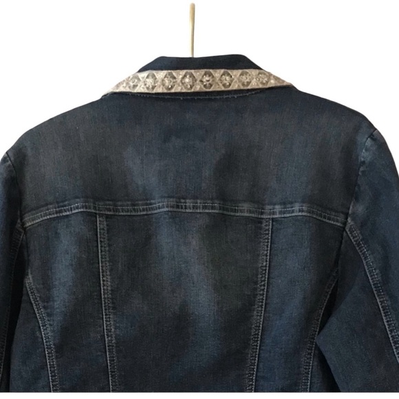 Chico’s Denim Jean Denim Jacket with Embellished Collar Chico Size 1 or size 8 - Picture 5 of 7